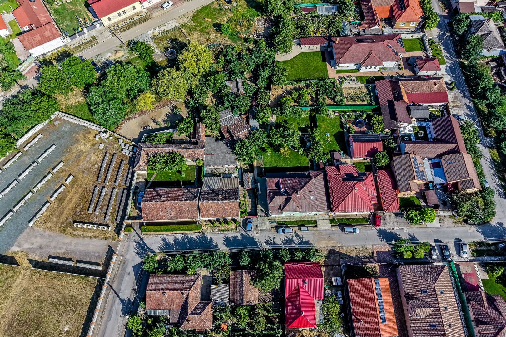 Casa 3 camere, bucatarie si baie, in zona centrala din Chisineu-Cris - Poză 2