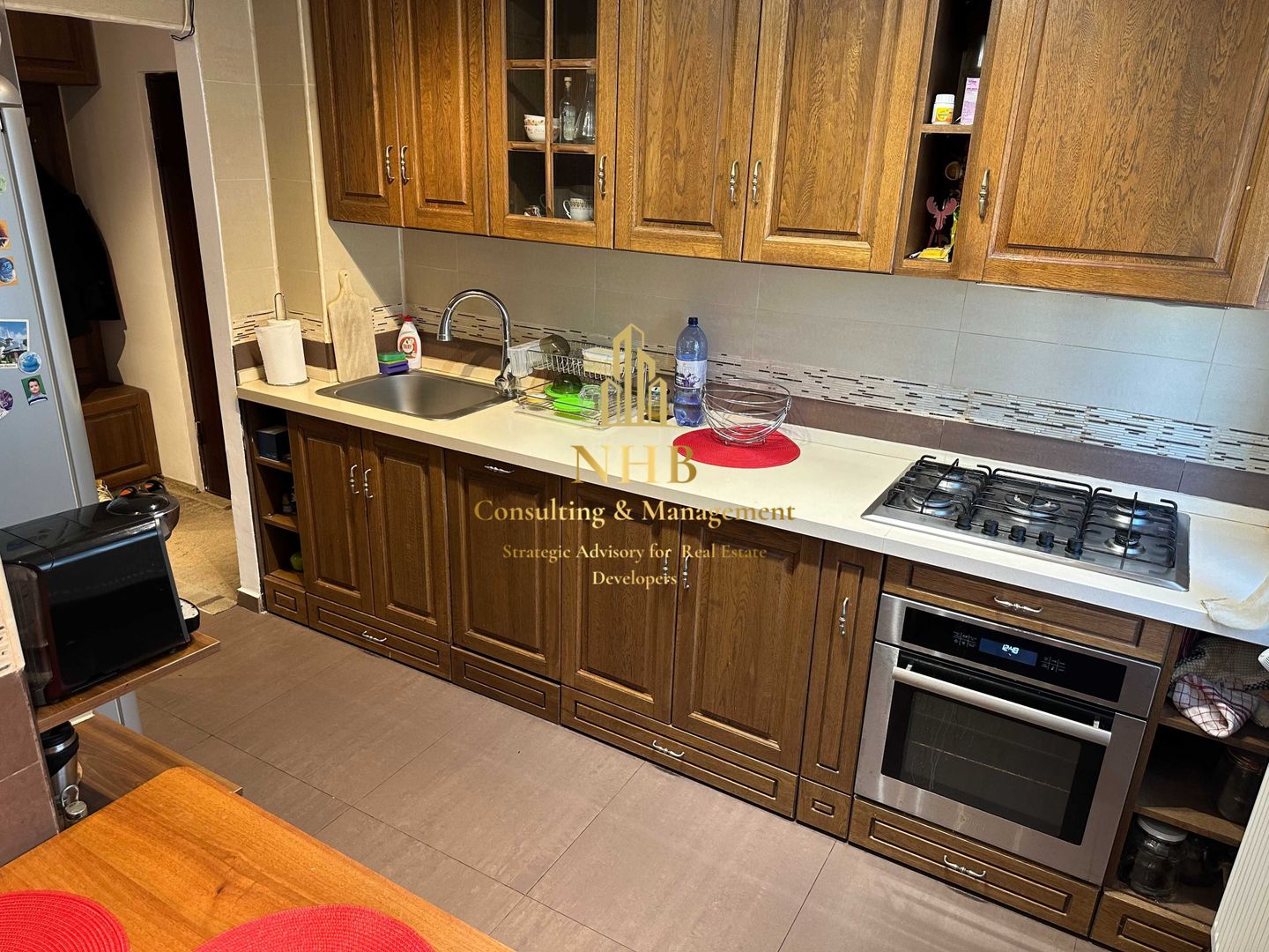 Apartament 3 camere de vanzare / Zona Drumul Taberei - Poză 2