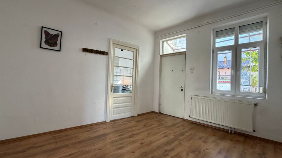 Parte de casă cu 3 camere, curte proprie și teren – Str. Ion Baiulescu - Poză 3
