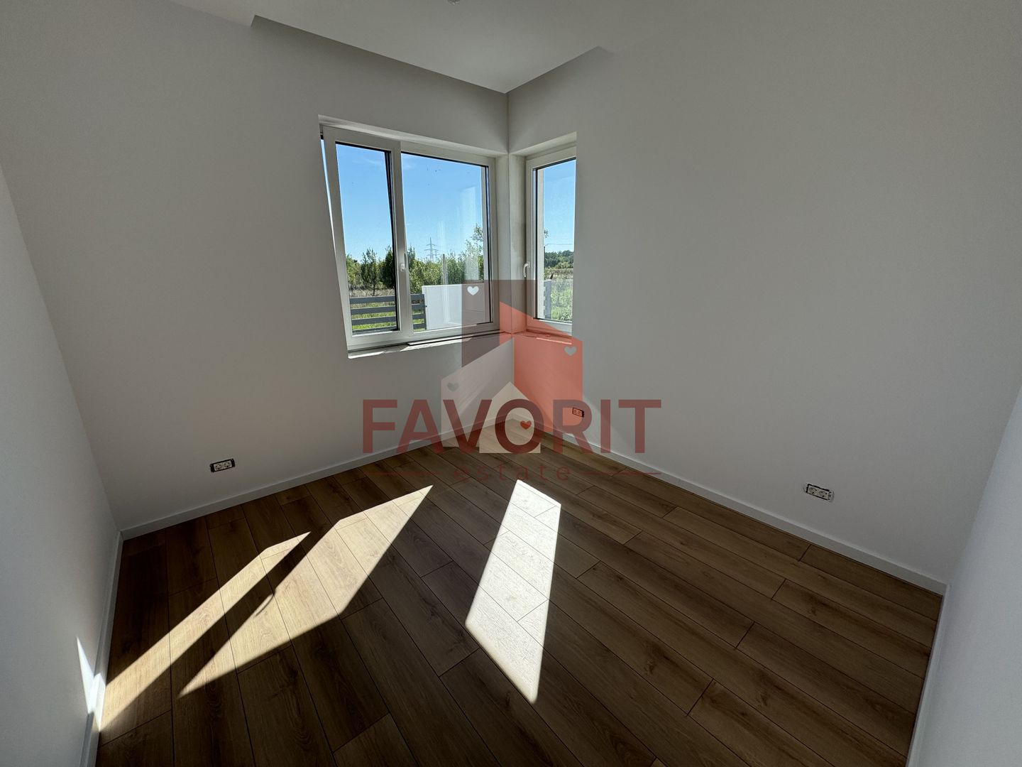 Finisat la cheie. Strada asfaltata. Zona Cora - Poză 4