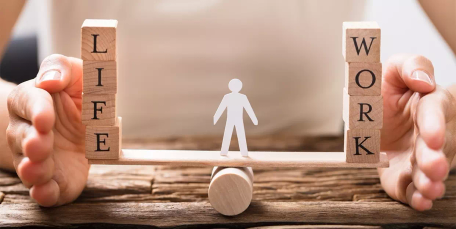 
    🔹 3. Intermediere corporate &amp; rezidențială de top
  