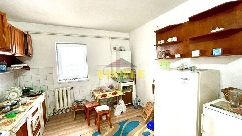 De vânzare apartament cu 3 camere decomandat, zona Capăt 1 - Poză 5