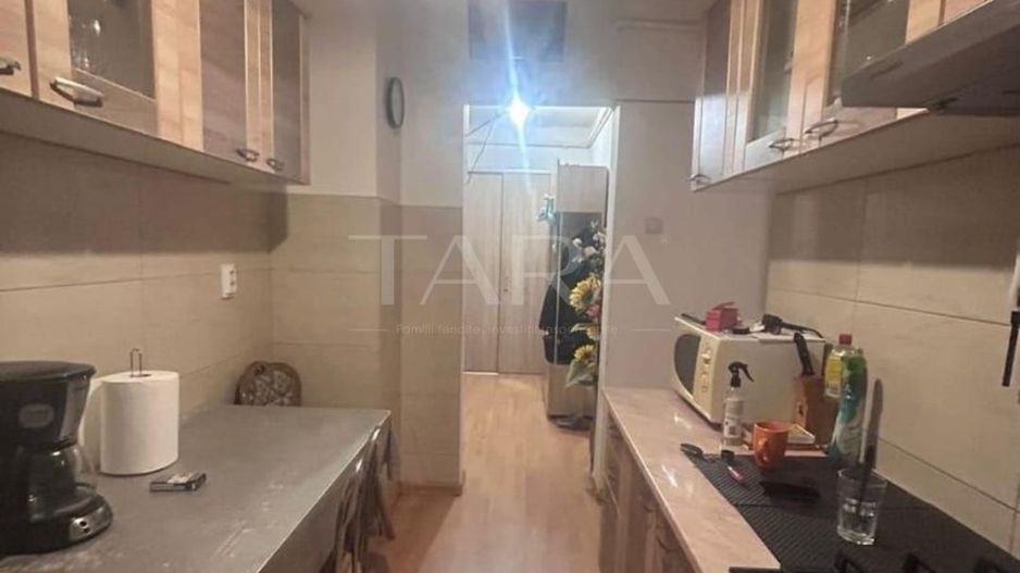 Apartament cu 2 camere decomandate, 50 mp, balcon. - Poză 2