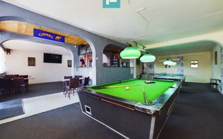 Casă cu multiple destinatii in Pârneava - Poză 8