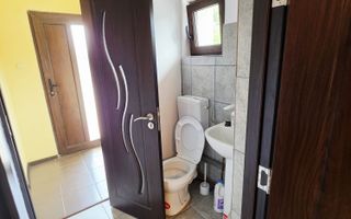 🏡 Casă renovată cu 6 camere, teren 557 mp – Berceni, Prahova - Poză 44