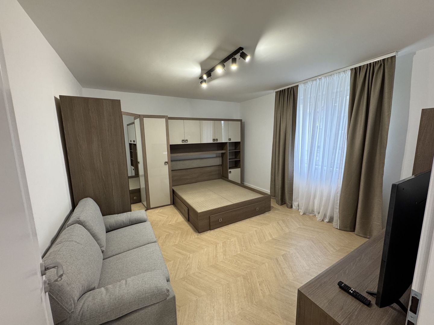 Apartament nr.4 cu 1 camera mobilat si utilat - Poză 1