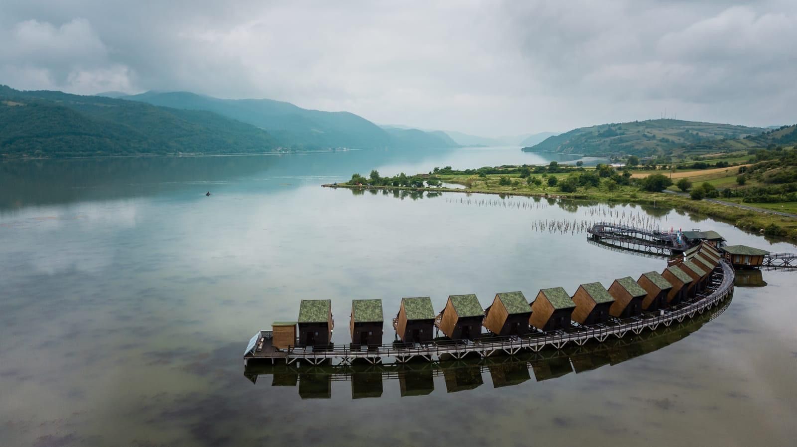 Complex turistic pe malul Dunarii - oportunitate unica - Poză 3