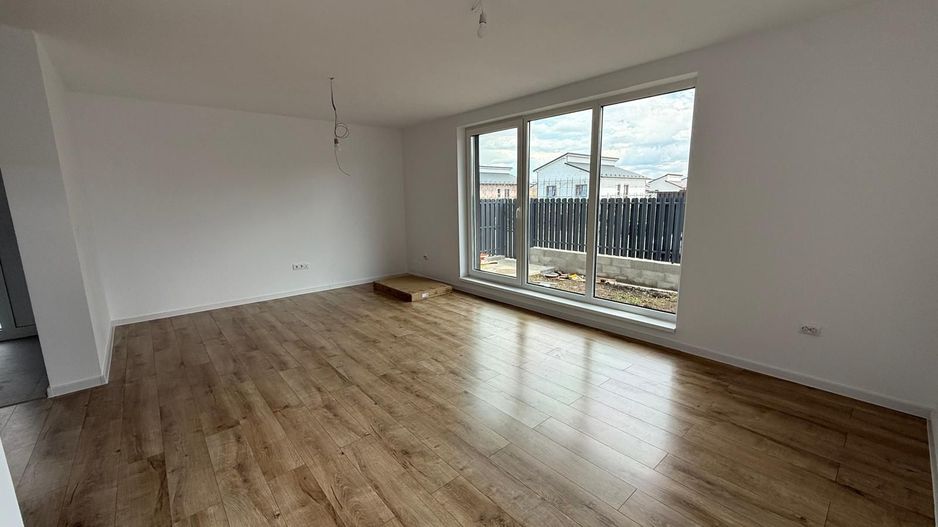 Casa/Vilă P+1 cu 4 camere de vânzare - Sânpetru - Poză 8