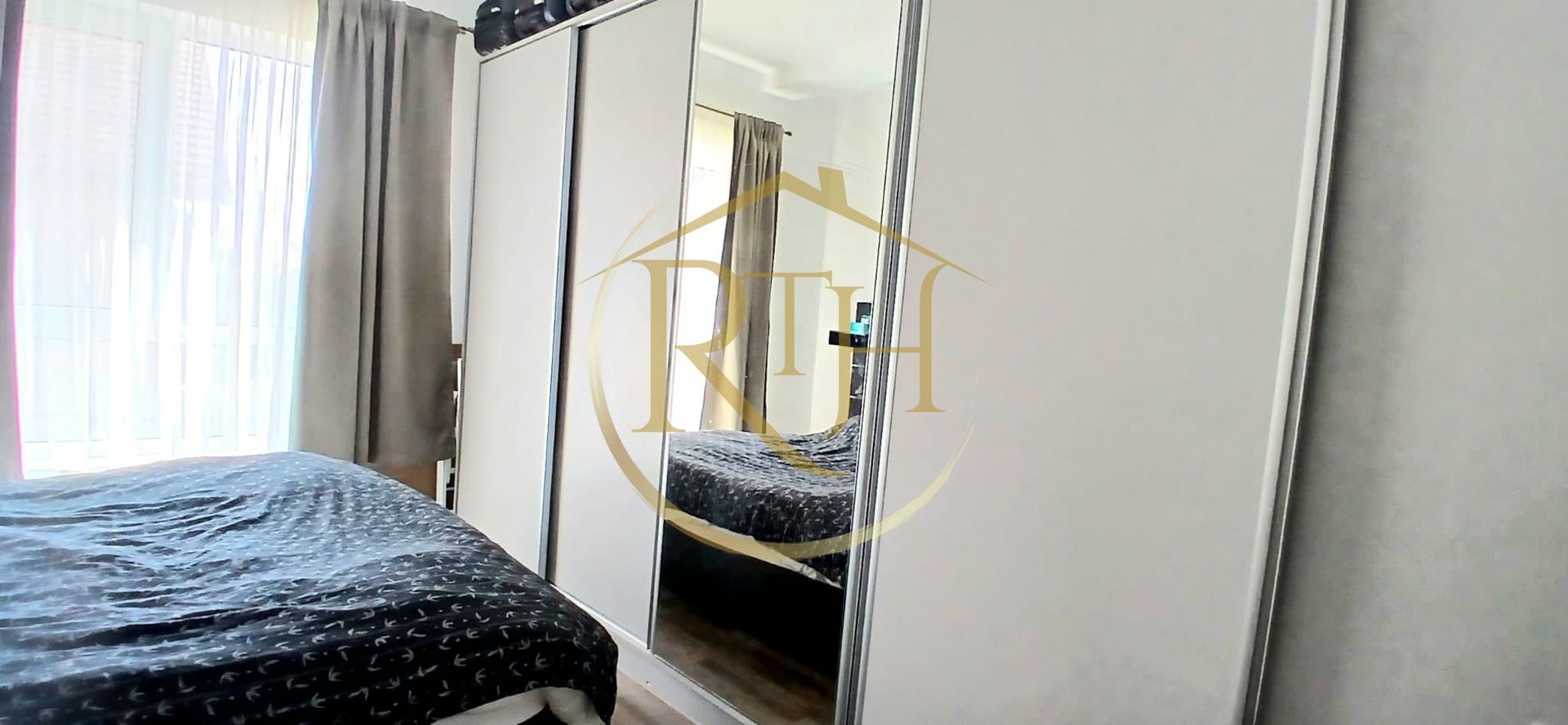 Oferim spre vânzare un apartament deosebit cu 3 camere, în zona Buziașului! - Poză 16