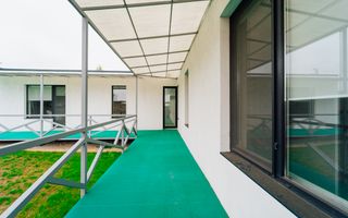 Casă de ultimă generație cu panouri solare de vânzare - Poză 4