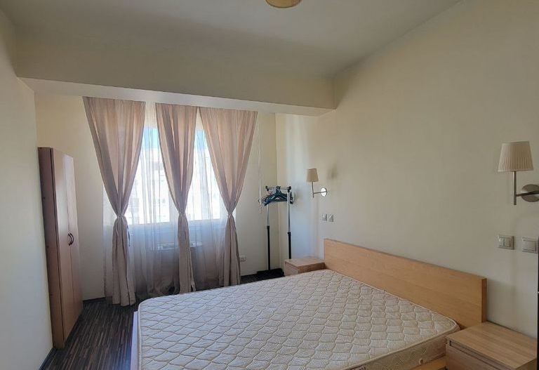 Închiriez apartament 2 camere, Decebal, openspace, parcare inclusă - Poză 3