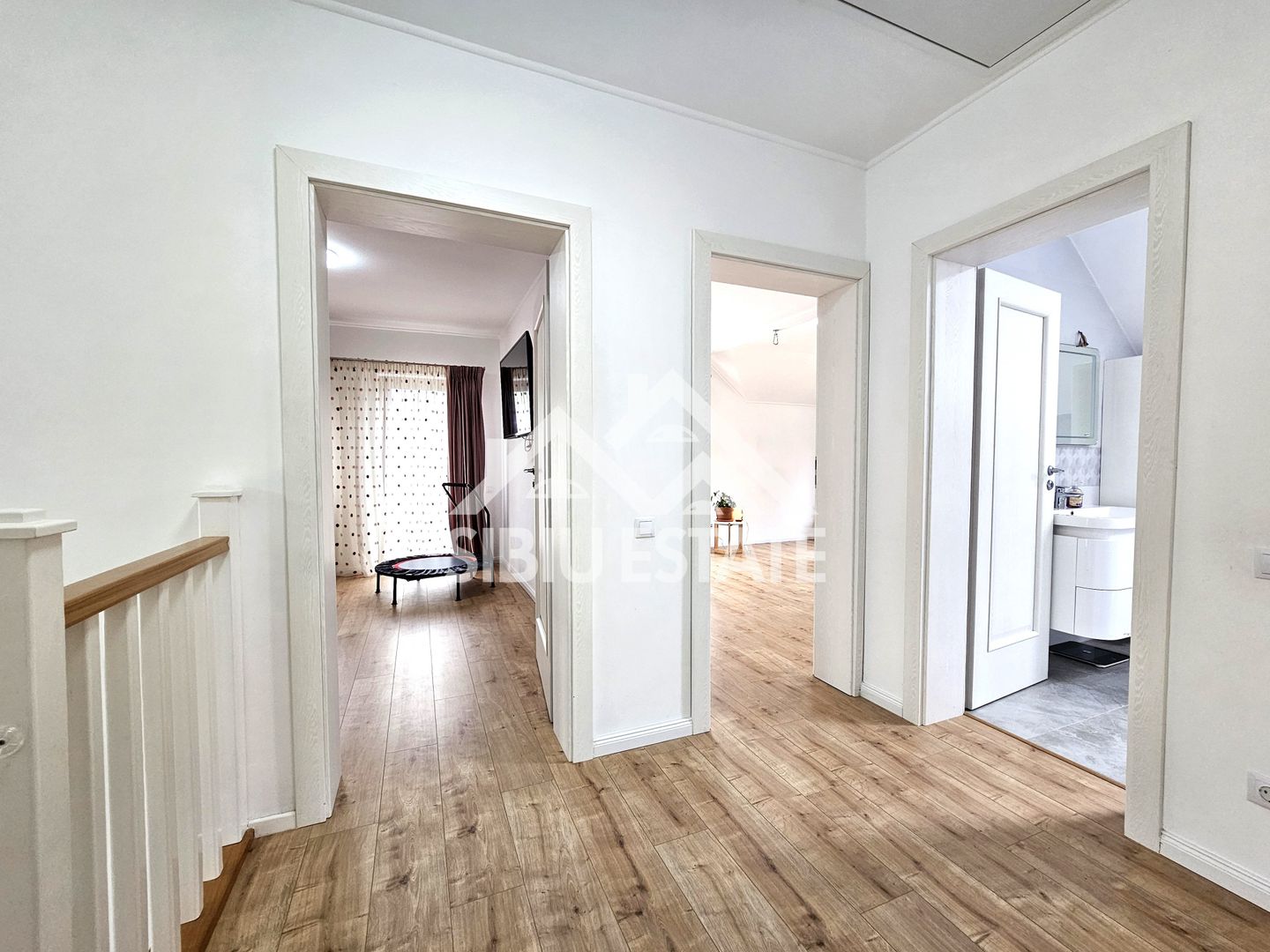 Casa 6 camere, teren 1000 Sibiu Tocile - Poză 12