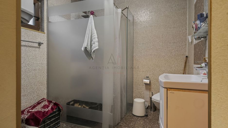 Comision 0% 2 case Vila + Spatiu Comercial + Curte Proprie - Poză 5