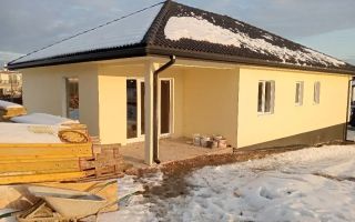 Casă pe un singur nivel, 3 dormitoare, living open-space, 2 băi, pod mansardabil și teren 500 mp – Cisnădie - Poză 3