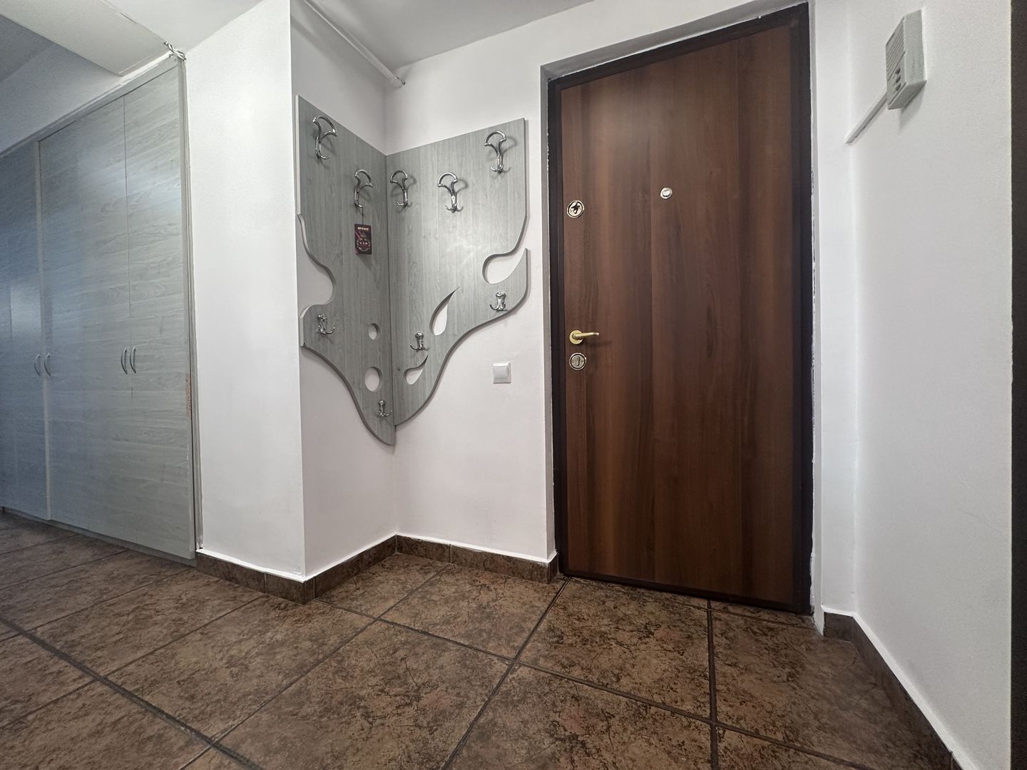 DE ÎNCHIRIAT! Apartament în inima Municipiului Târgoviște! - Poză 4
