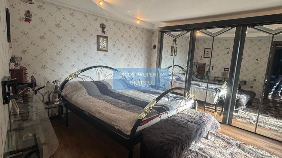 Casă de vânzare pe strada Tudor Vladimirescu - Poză 12