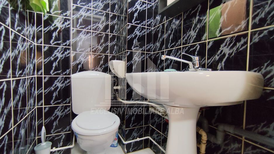 Apartament cu 4 camere decomandate, Cetate - Poză 9