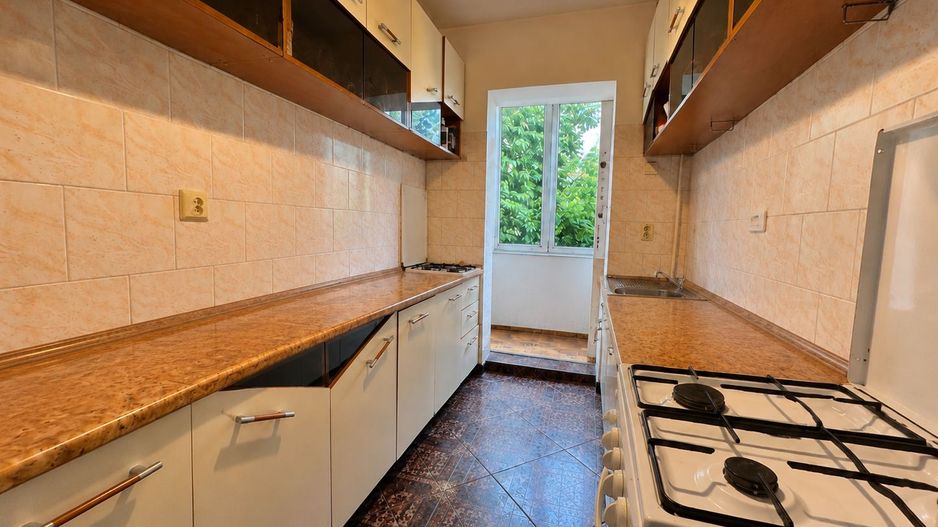 Apartament 3 camere spatios de vanzare în zona - Tractorul - Poză 8