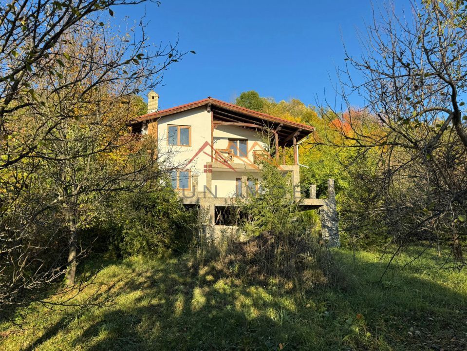 Vila S+P+E, priveliste deosebita, 6 camere, garaj, terasa, Cornu, PH - Poză 1