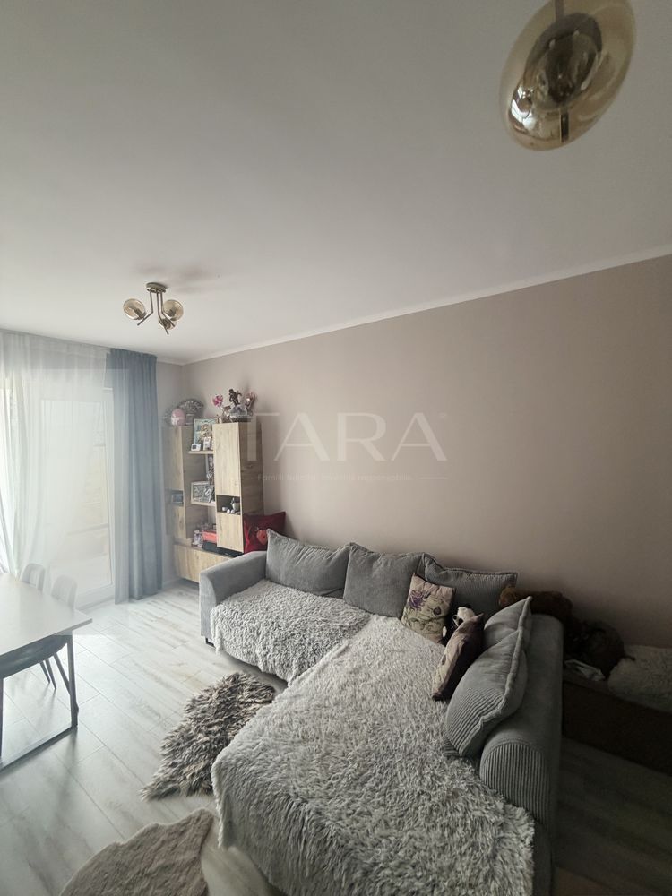 De vânzare apartament modern cu 2 camere și balcon generos – Zona VIVO - Poză 2