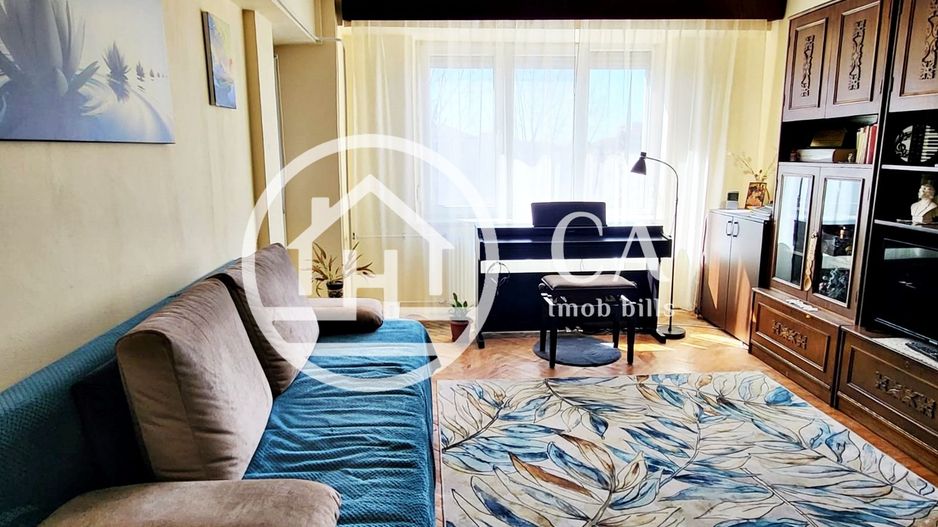 Apartament 3 camere de vânzare- Zona Centrală - Poză 1