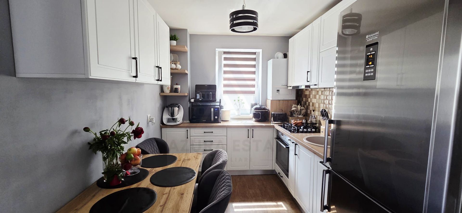 Apartament 3 camere 67 mp utili etaj 2 cu 2 locuri de parcare Turnisor - Poză 2
