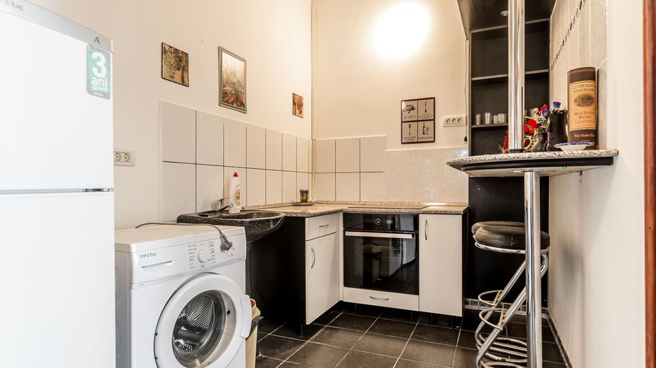 Apartament ultracentral cu 3 camere plus un bonus Comision 0 - Poză 3