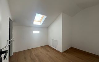Apartament 4 camere, suprafata generoasa - Poză 11