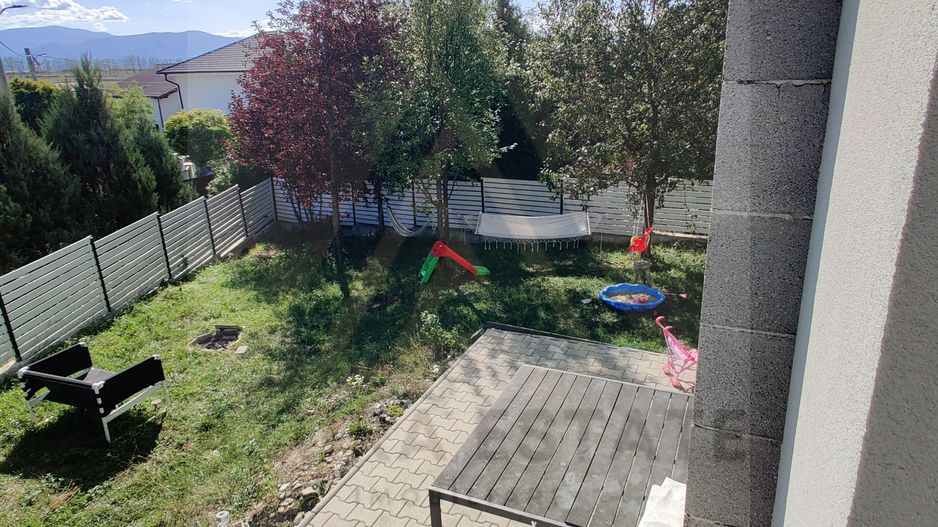 Casa individuala 4 camere 2 bai si teren 573 mp in Bavaria Park - Poză 2