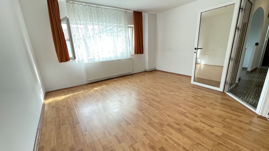 Apartament decomandat in zona Bucovina - Poză 1