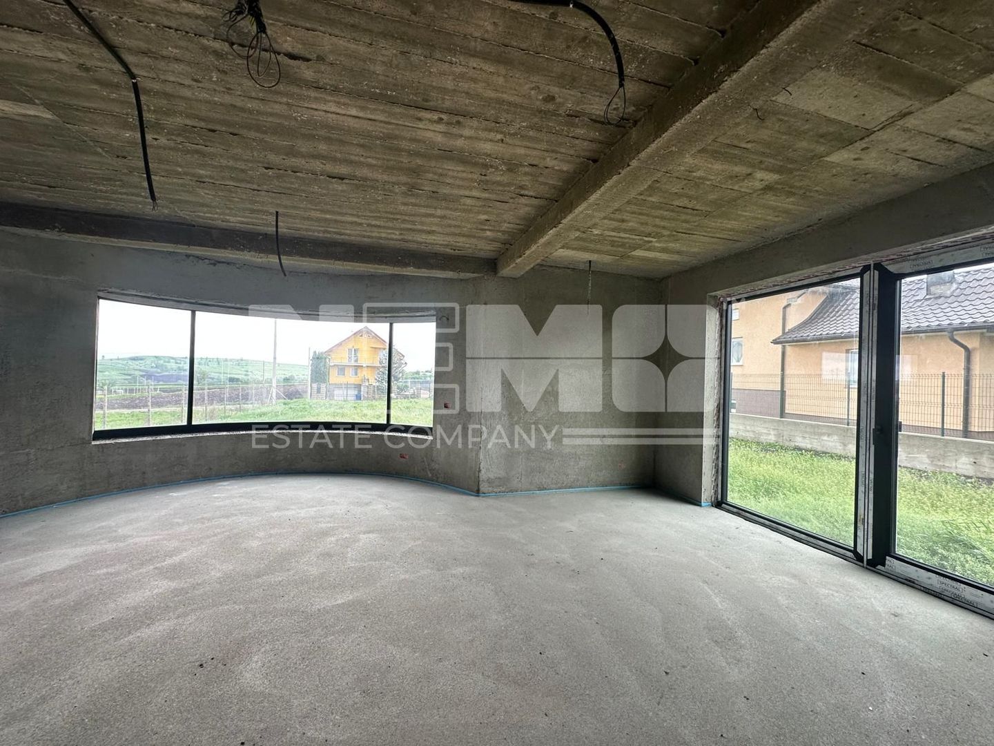 CASĂ LA GRI DE VÂNZARE ÎN MOARA NICA, SUCEAVA | 200.000€ - Poză 4