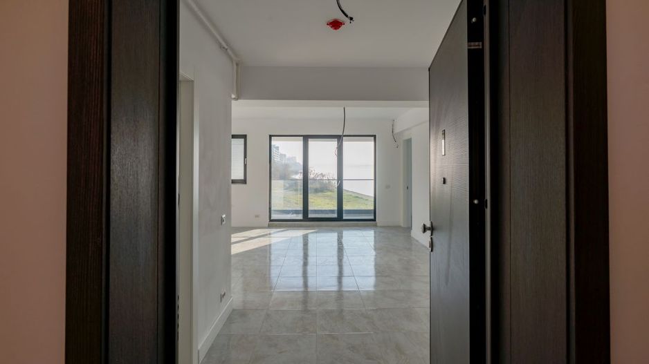 2 camere Mamaia | Private Lake- bloc 2025| Vedere frontală la lac, la 5 m de apa - Poză 8