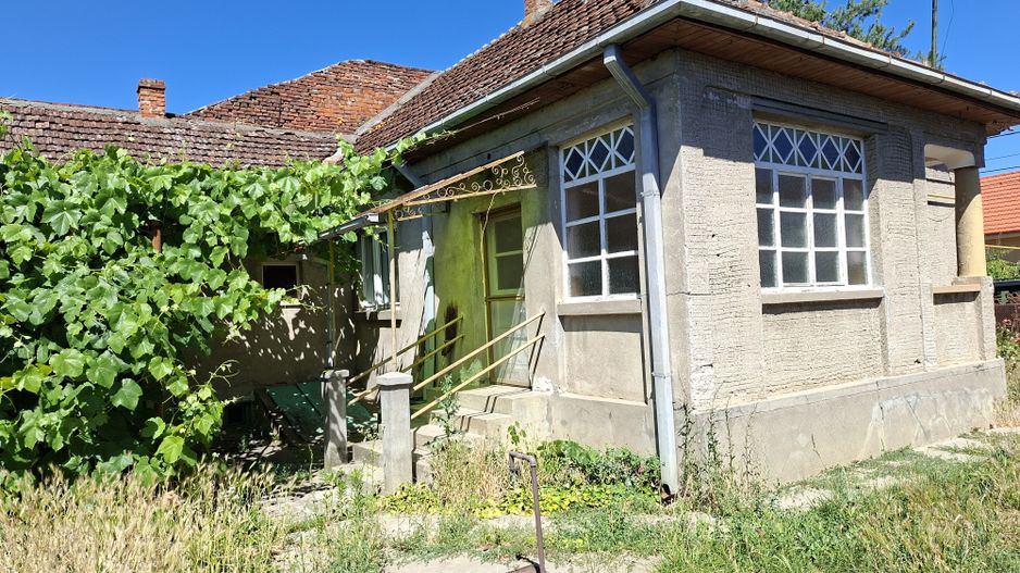 BRASADAS vinde casa 3 cam cu teren 5 ari in 14 Mai. - Poză 2