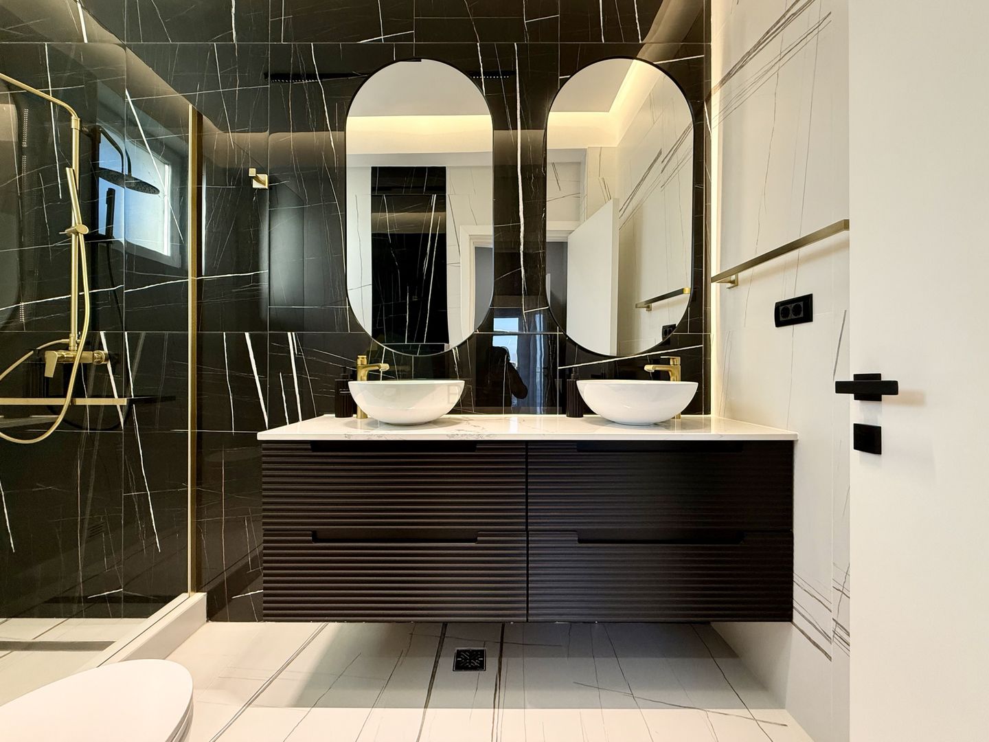 Vila 5 camere mobilata si utilata / Avangarde by the Lake - Poză 5