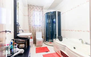Casă / Vilă cu 6 camere de vânzare în Balotesti - Poză 19