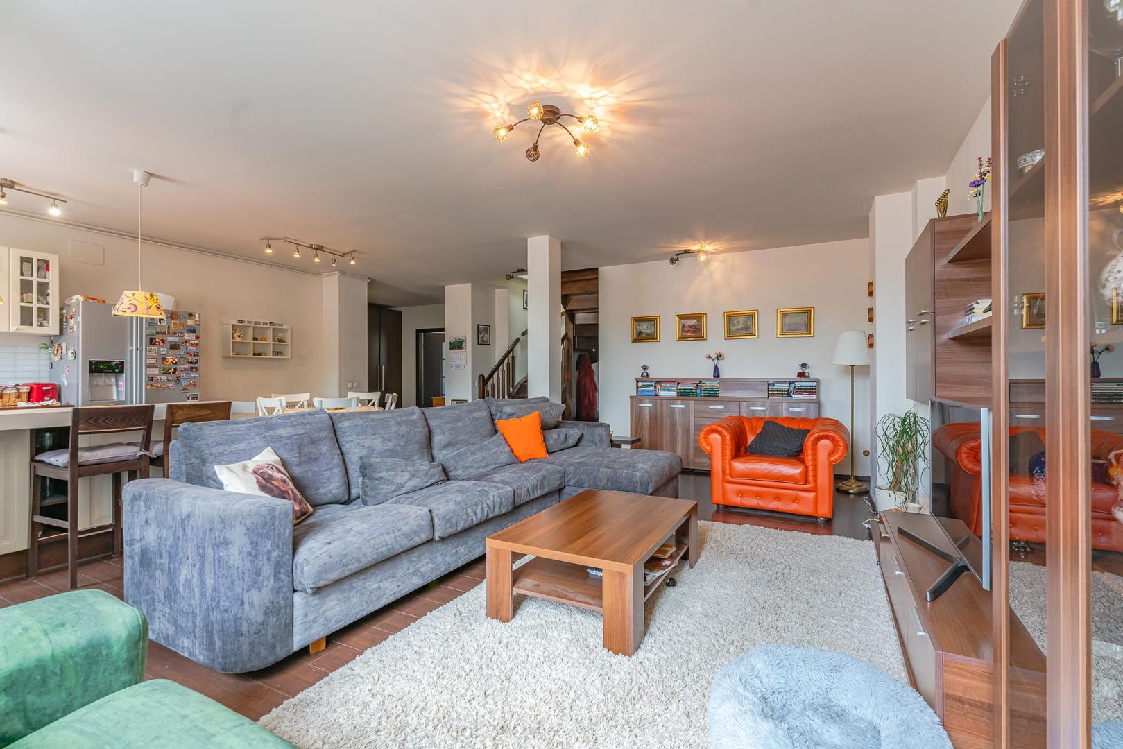 Apartament 5 camere dispus pe doua nivele in zona Brasovul Vechi - Poză 3