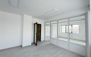 Spatii comerciale moderne de inchiriat, in cladire recent renovata - Poză 7