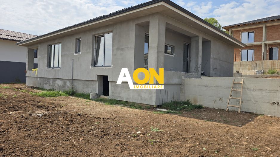 Casă Individuală, 600mp Teren, Zona Piață - Cetate - Poză 1