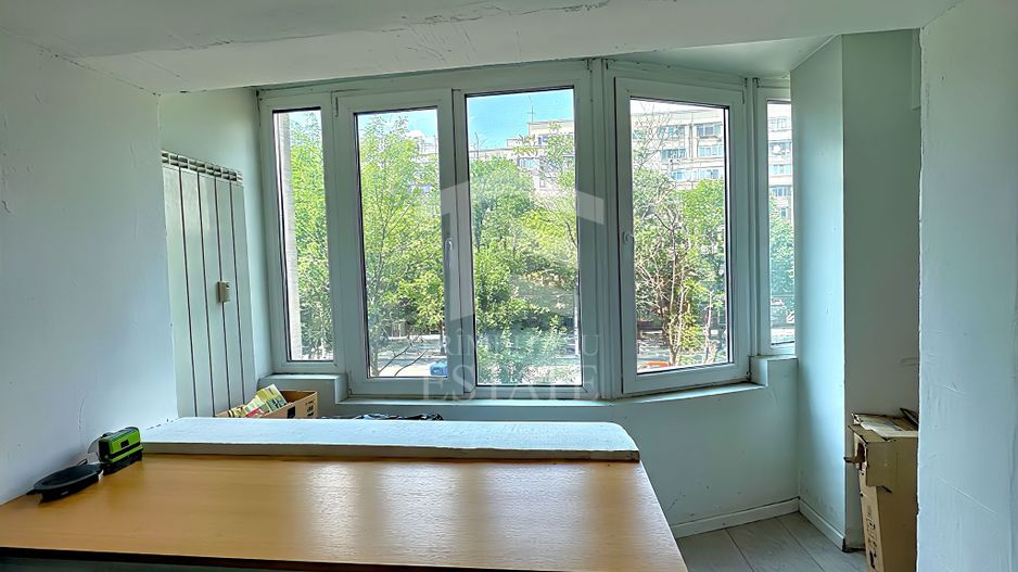 3 camere decomandat renovat etaj 2 an 1996 SU 86mp Decebal - Poză 15