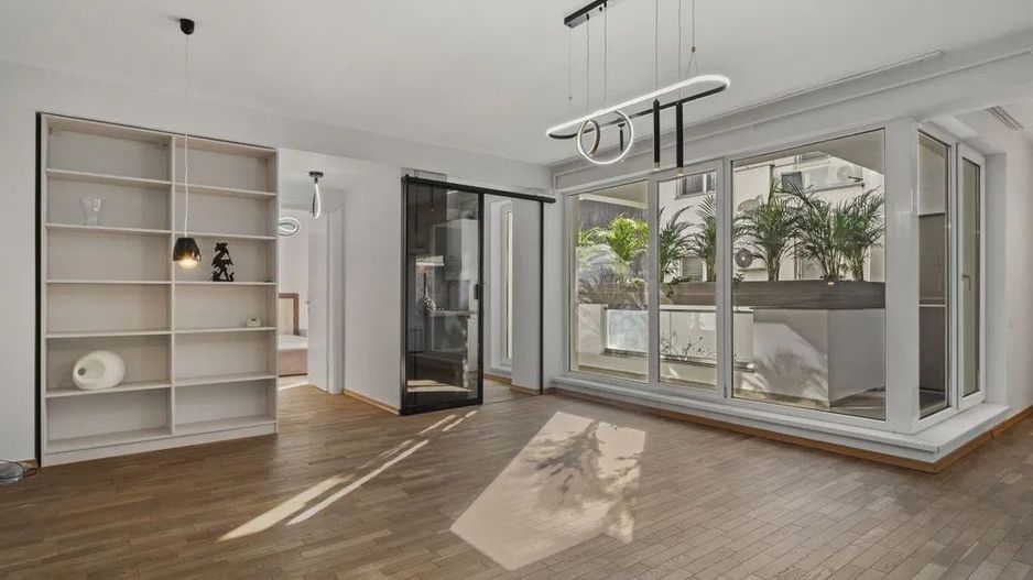 Bvd Unirii, FANTANI + loc de parcare subteran . 2 bai. Ocazie rara - Poză 2