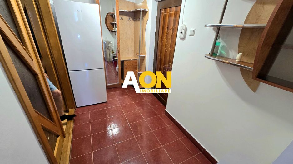 Apartament cu 2 Camere, Bloc cu Lift, Loc de Parcare, Zona Cetate - Poză 8