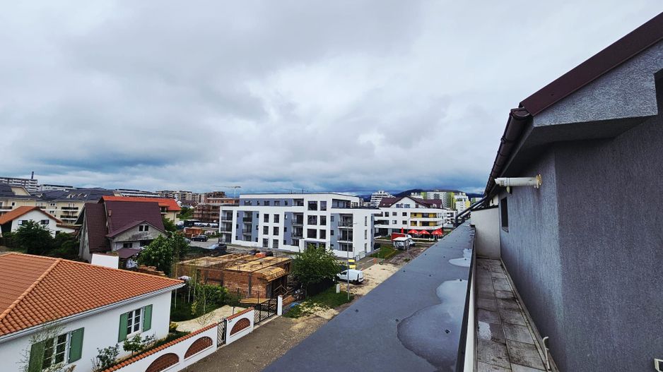 Apartament 2 camere de vanzare Brasov Tractorul terasa mare - Poză 18