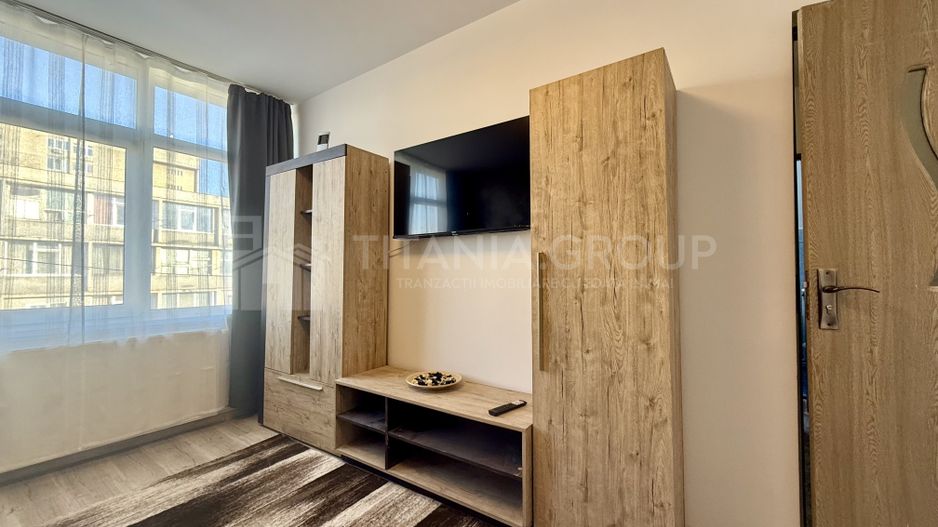 Garsoniera decomandata, etaj intermediar - Zona Tractorul, Coresi - Poză 3