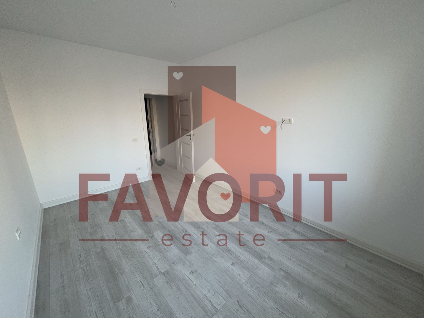 Spatios. Bloc NOU. Disponibil imediat. Strada asfaltata. - Poză 7