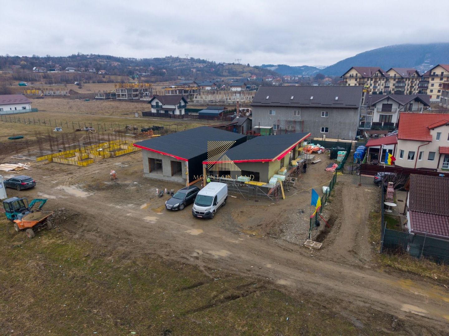 Casă premium la poalele Munților Piatra Craiului și Bucegi - Poză 2