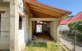 Casa la rosu de 304 mp utili, in Baita,Maramure-colț de rai într-o zonă retrasă - Poză 1