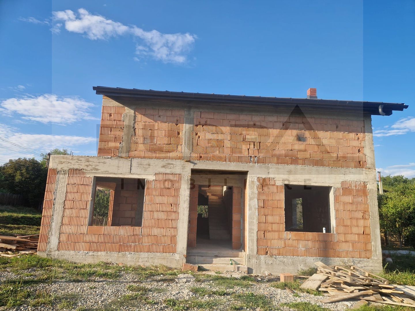 Casa individuala in constructie, 125 mp utili, 700/1400 mp teren - Poză 2