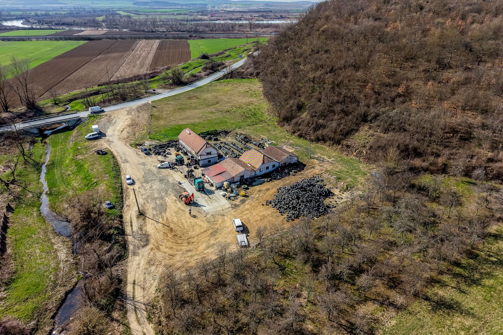 1,2 ha teren comercial/industrial cu hale in Baratca Paulis Arad - Poză 1
