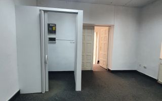 Spatiu comercial 39,22 mp + 18,17 mp pivnita + curte 18 mp - sos. Viilor - Poză 6