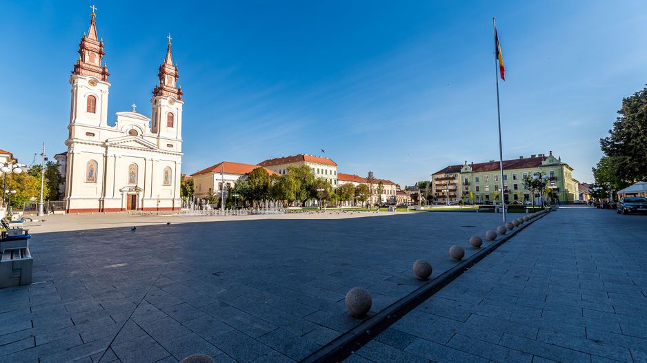 Apartament pe două nivele în Piața Catedralei, Arad. - Poză 11